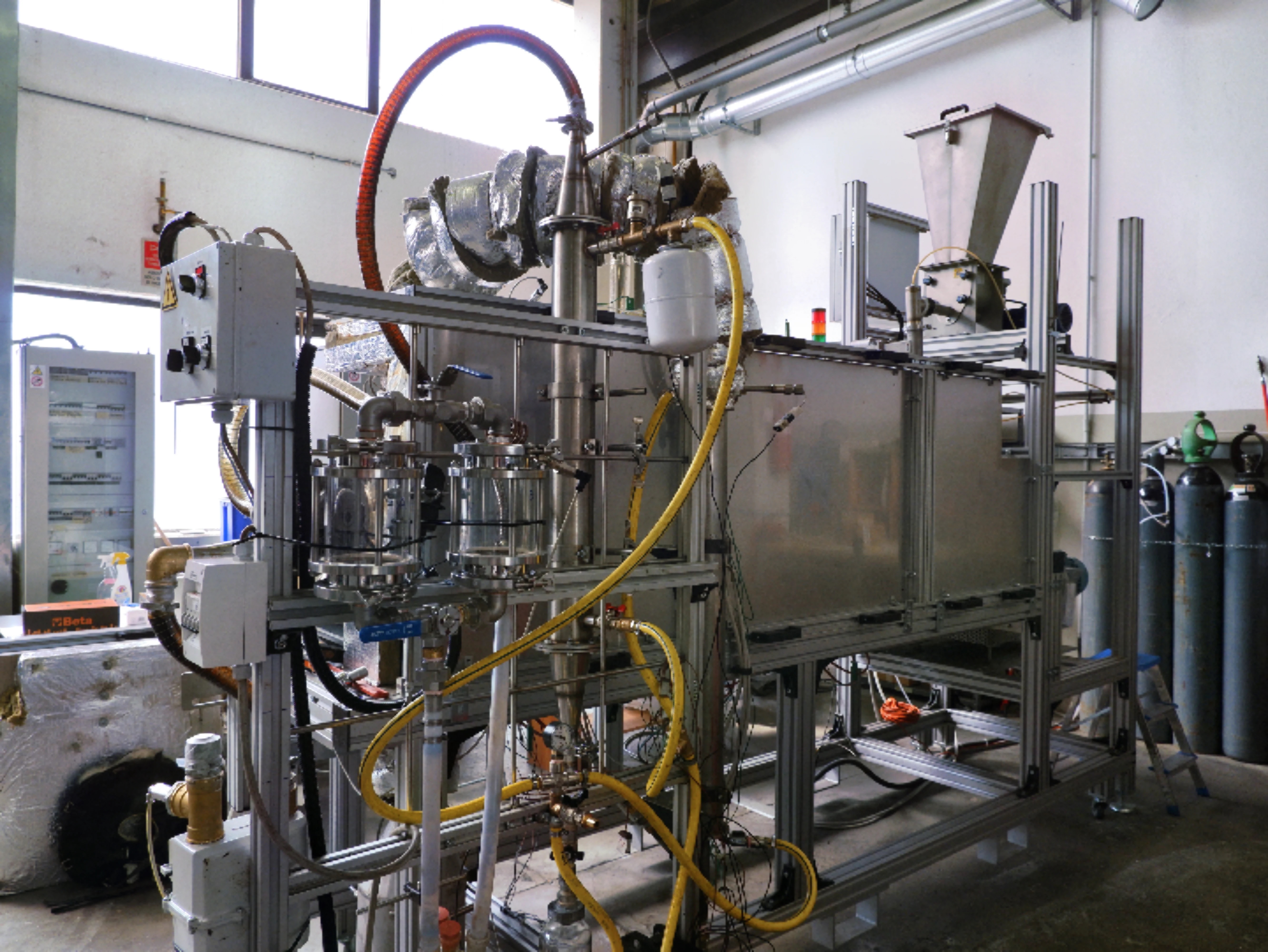 New continuos intermediate pyrolysis reactor